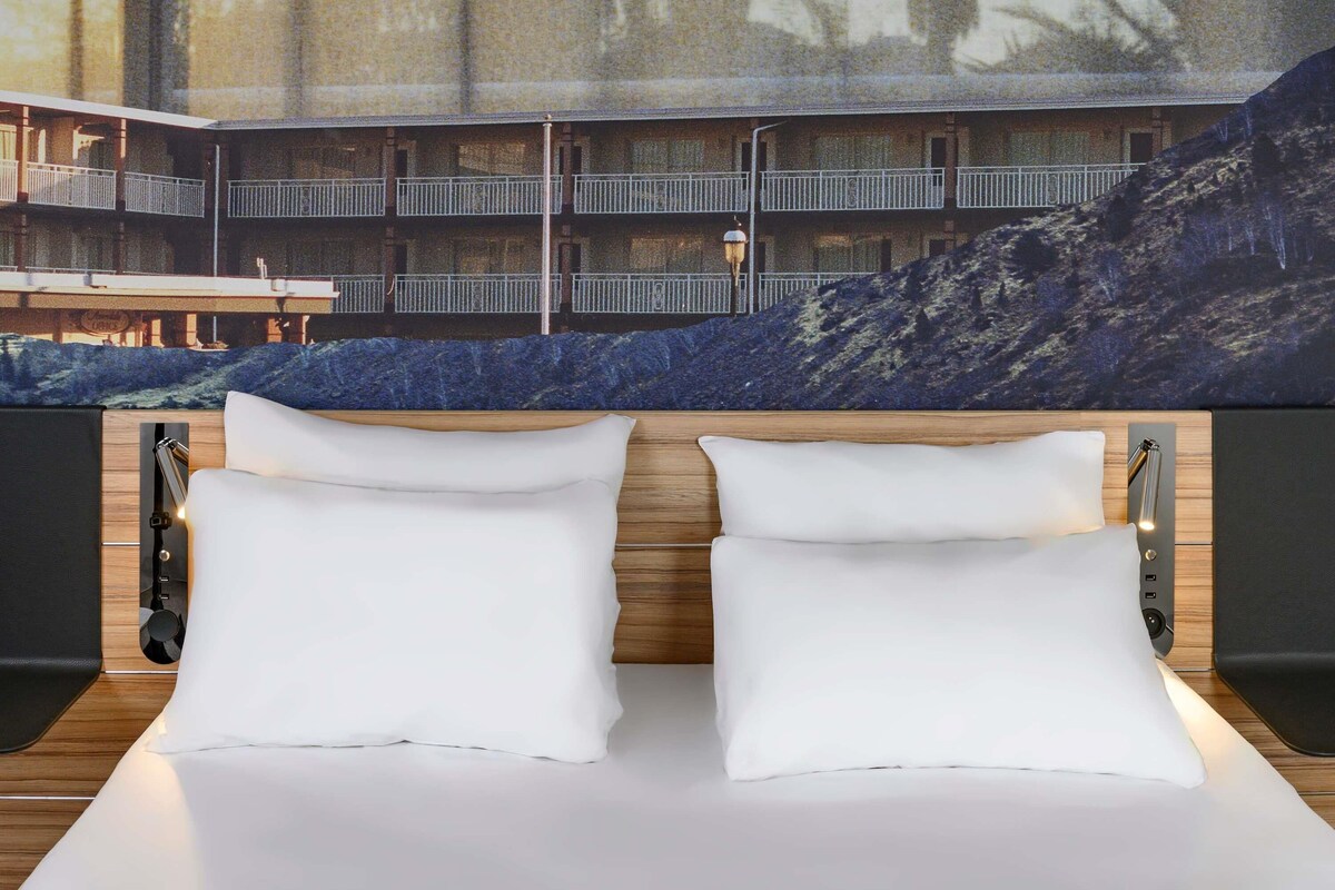 Kamar Klasik, 1 Tempat Tidur Queen, akses difabel | Brankas, meja kerja, tirai kedap cahaya, dan kedap suara