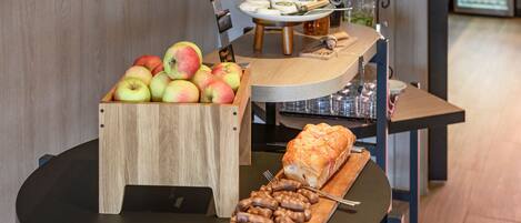 Daily cooked-to-order breakfast for a fee
