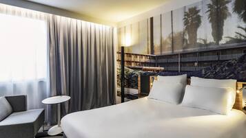 Classic Room, 1 Double Bed | In-room safe, desk, blackout drapes, soundproofing