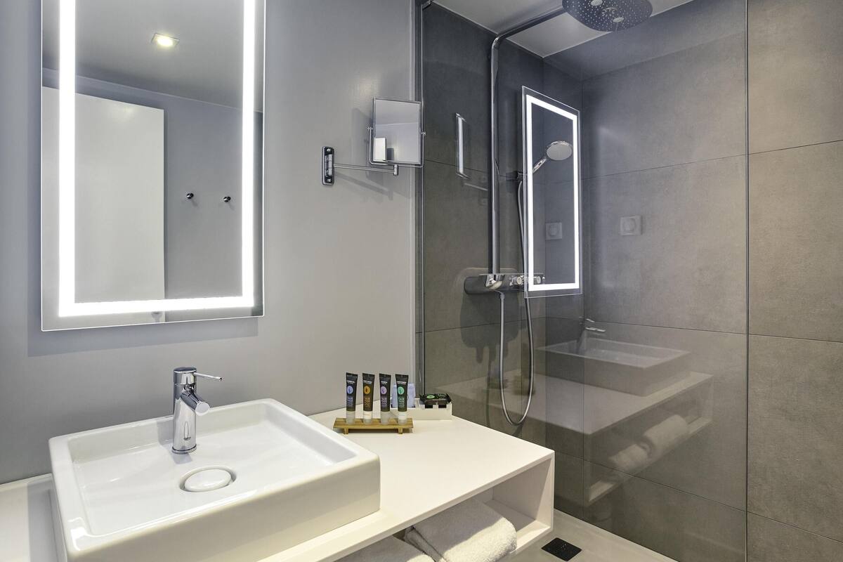 in-room safe, desk, blackout curtains, soundproofing