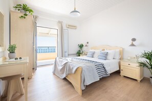 3 makuuhuonetta, tallelokero huoneessa, silitysrauta/-lauta