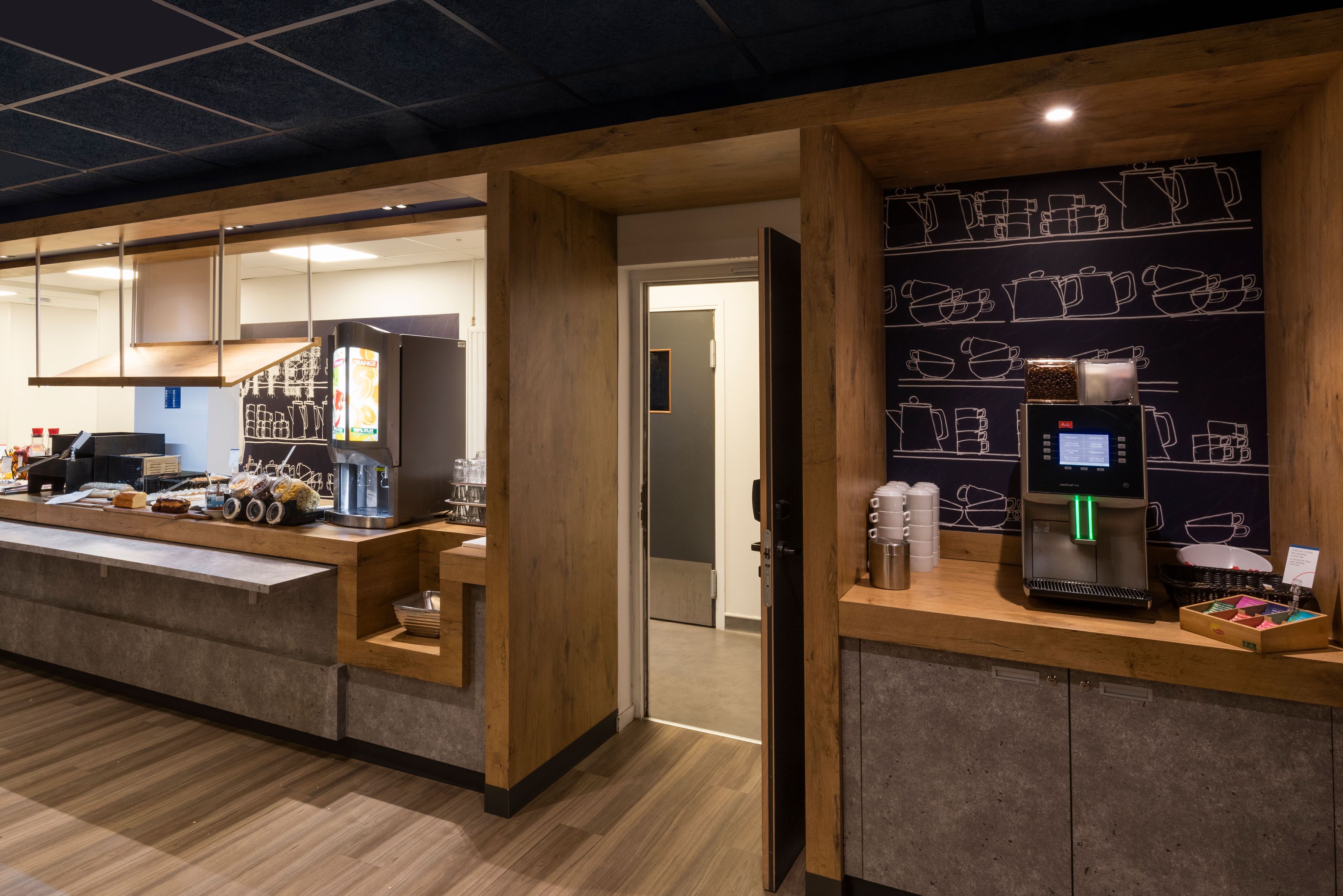 daily cooked-to-order breakfast (eur 9.90 per person)