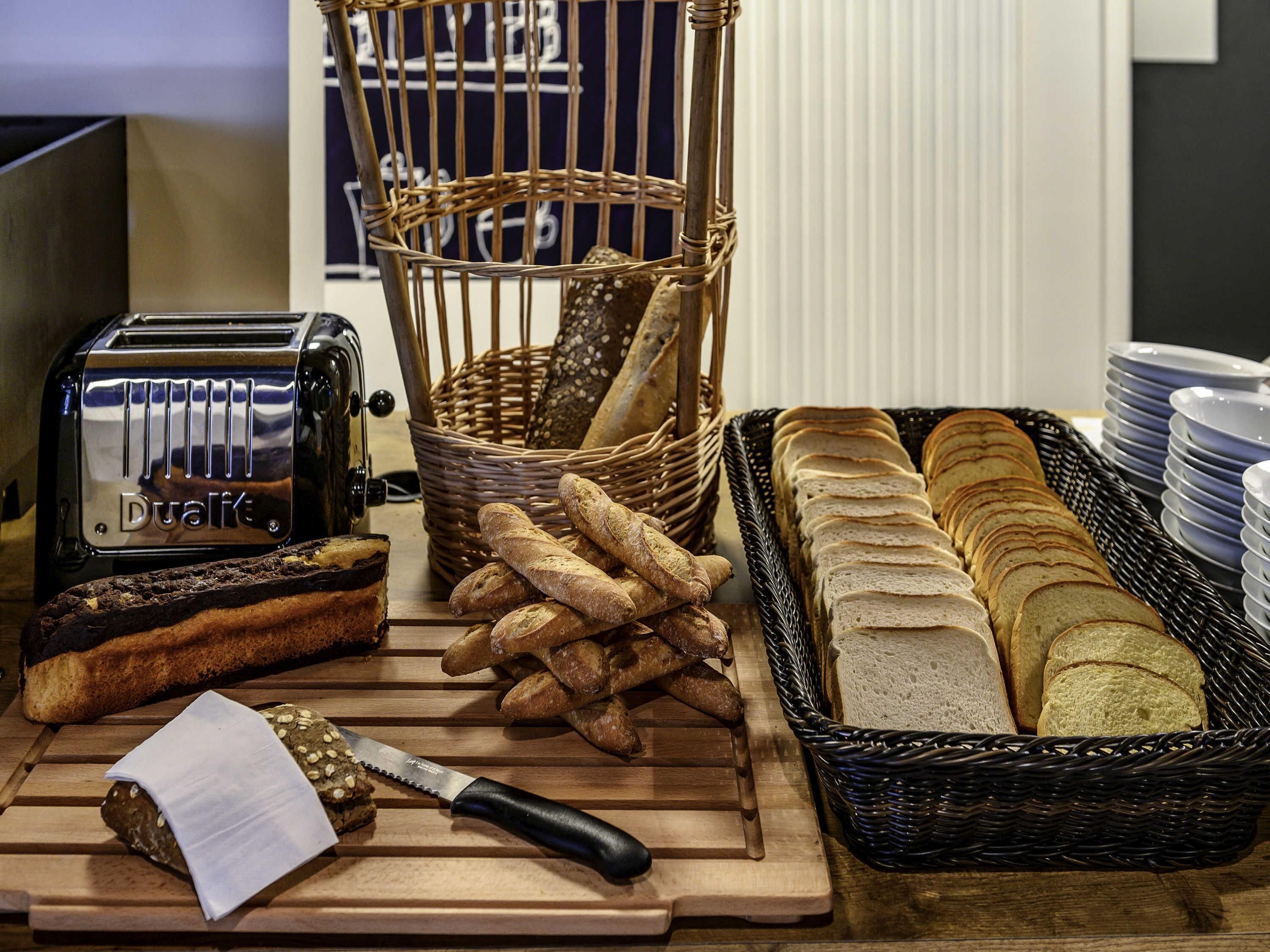 daily cooked-to-order breakfast (eur 9.90 per person)