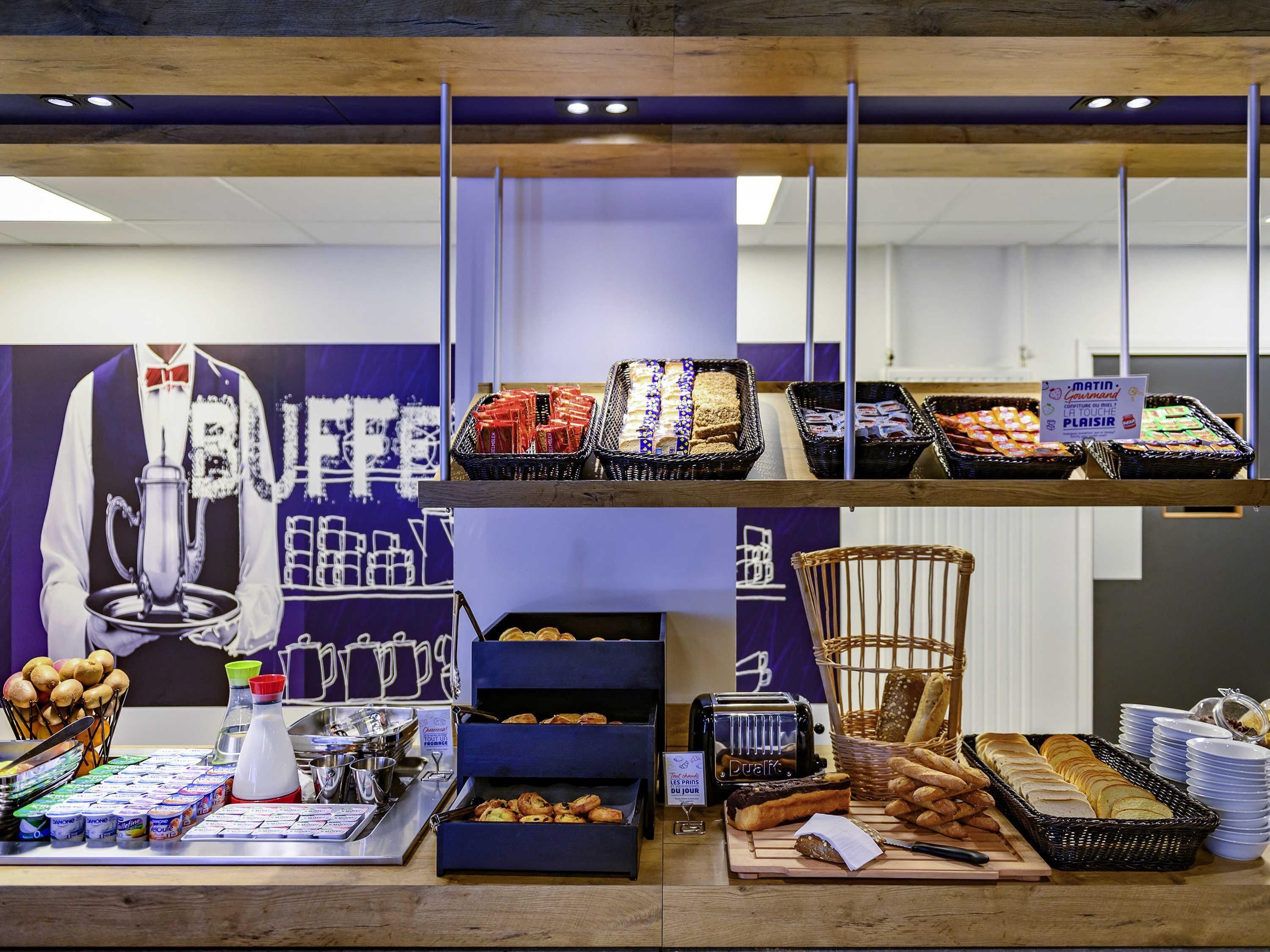 daily cooked-to-order breakfast (eur 9.90 per person)