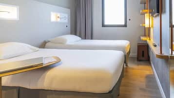 Camera con 2 letti singoli, 2 letti singoli | Insonorizzazione, culle/letti per bambini (gratuiti), Wi-Fi gratuito