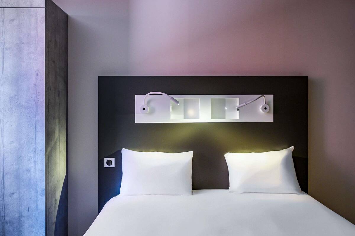 soundproofing, free cots/infant beds, free wifi, bed sheets