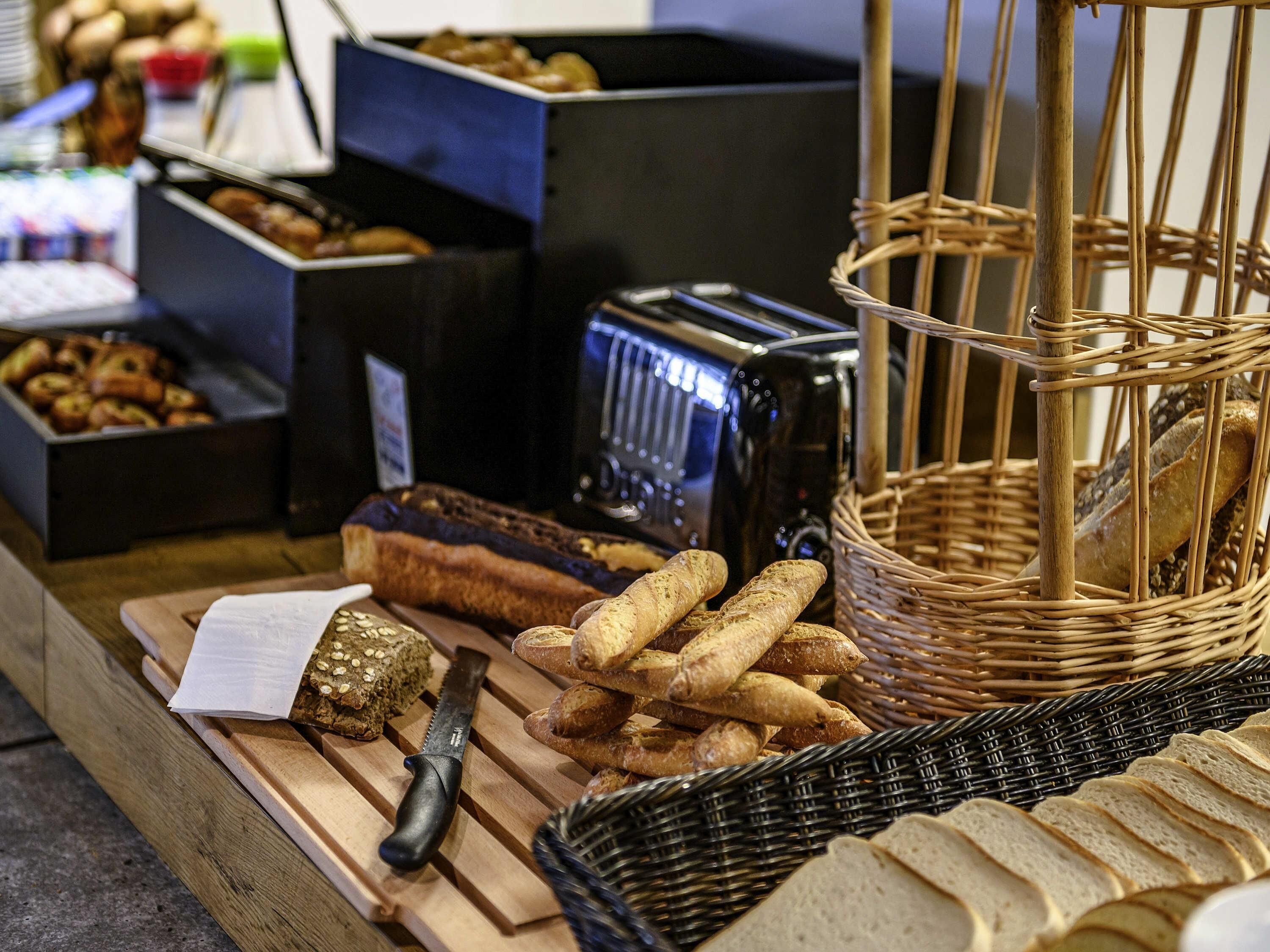 daily cooked-to-order breakfast (eur 9.90 per person)