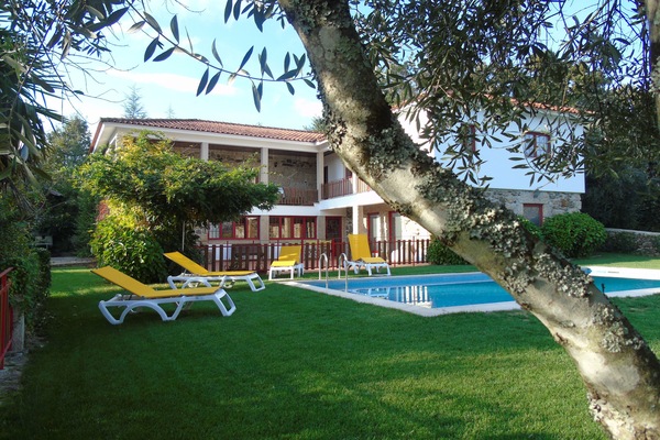 Casa com 3 quartos, todos com casa de banho privativa