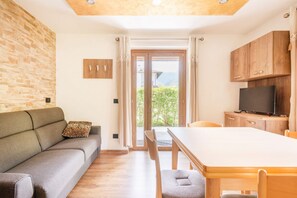 Fernseher, Tischtennisplatte