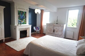 5 habitaciones, tabla de planchar con plancha y wifi gratis 