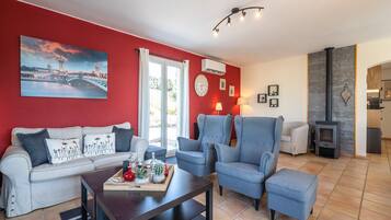 Télévision, cheminée