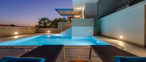 Outdoor pool, a heated pool