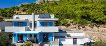 Villa Allegra with 32msq heated pool, 300m far from sandy beaches, open sea view