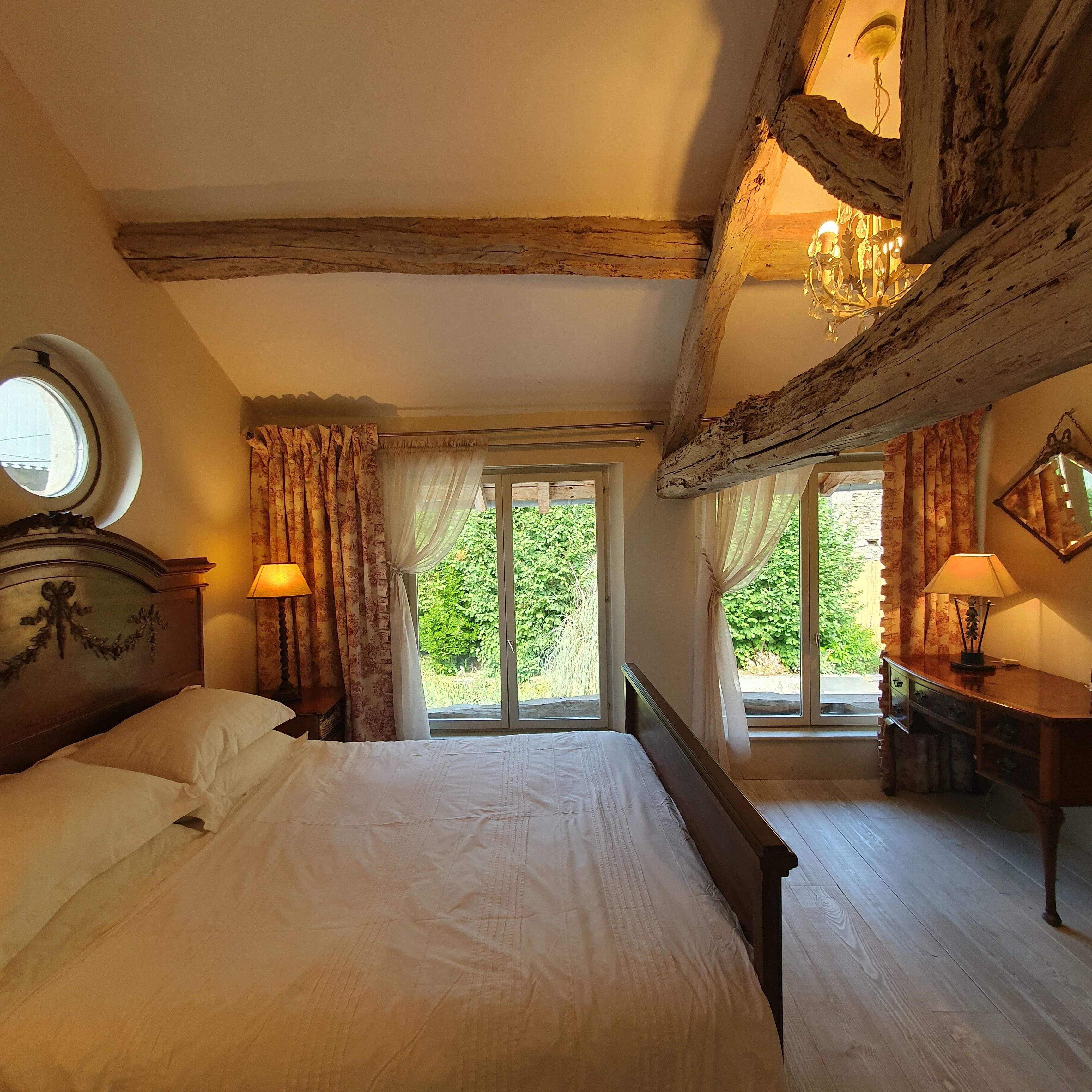 2 chambres, fer et planche à repasser, Wi-Fi gratuit, draps fournis