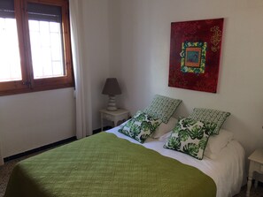 4 bedrooms, iron/ironing board, travel cot, free WiFi