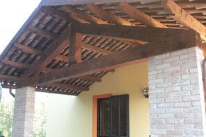 Exterior detail - APARTMENT IN CASCINA ON THE HILLS OF MONFERRATO (Nizza Monferrato)