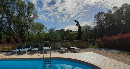 BAUERNHAUS IN DEN HÜGELN DER MONFERRATO