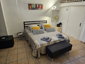 3 chambres, fer et planche à repasser, accès au Wi-Fi (inclus)