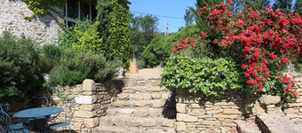 La Bomba Is A Stunning Farmhouse in Glorious Countryside With Private Pool.