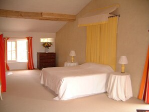 6 chambres, fer et planche à repasser, Wi-Fi gratuit, draps fournis