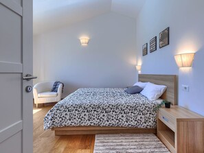3 bedrooms, travel cot, free WiFi
