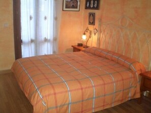 3 bedrooms, iron/ironing board, free WiFi, bed sheets - Casa Rural Artena for 7 people (Jaca)