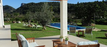 Villa with pool and BBQ. Air conditioner. Table tennis. Wi-Fi. 15 minutes