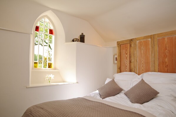 1 bedroom, iron/ironing board, free WiFi, bed sheets - Beautiful Historic Cottage In 540m2 Walled Garden (Helston)