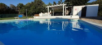 Grande villa privata, ampio giardino, piscina privata, WiFi gratuito (12 Gb PM)