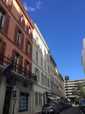 Exterior - From the heart of the Croisette, unit B (Cannes)