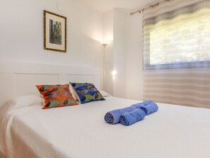 3 bedrooms, iron/ironing board, travel cot, free WiFi - Wonderful  villa for 6 people with pool, A/C, WIFI, TV and terrace (Tarragona)