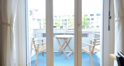 Great ground floor apartment. Air-conditioning. 3 min train station