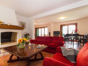 テレビ、DVD プレーヤー