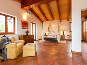4 habitaciones, cuna de viaje y wifi gratis 