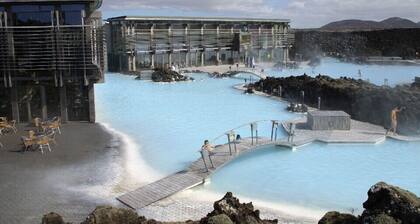 REYKJAVIK CAPITAL- 'PARADISE, avec HOT TUB, BIG' Garden, 'NEW' en location.!
