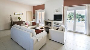 TV, fireplace, DVD player, stereo