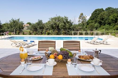 Peaceful 9 guest villa with extra-large pool, just 1 min walk from the beach