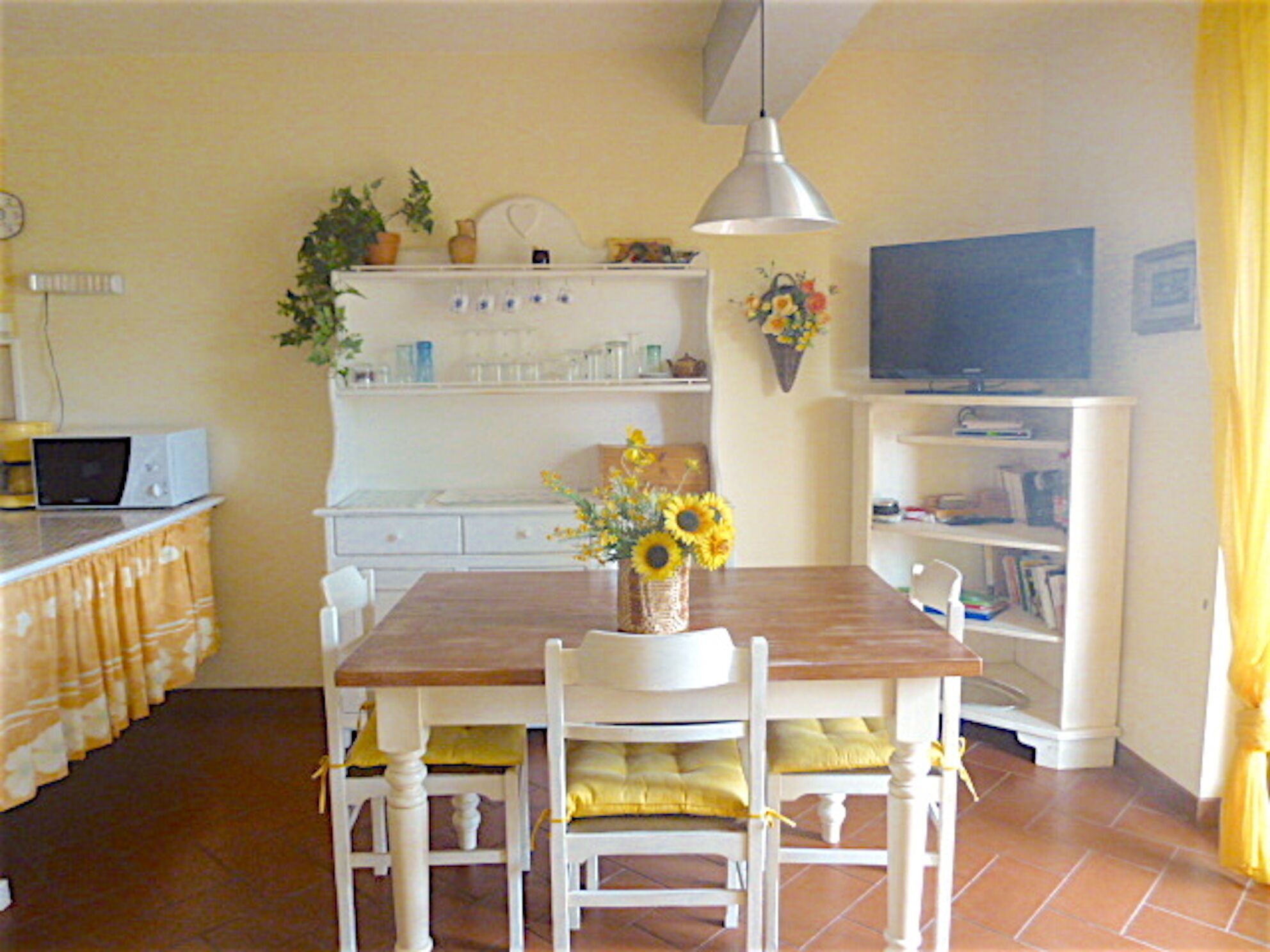NEAR FLORENCE  APARTMENT IN VILLA WITH GARDEN AND PRIVATE SWIMMING POOL