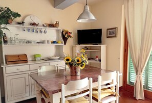 Dining - NEAR FLORENCE  APARTMENT IN VILLA WITH GARDEN AND PRIVATE SWIMMING POOL (Carmignano)