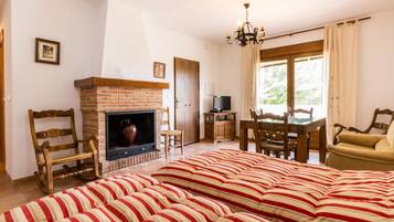 5 dormitorios, tabla de planchar con plancha, Internet y ropa de cama