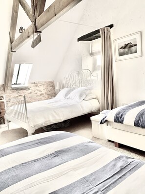 2 soverom, reiseseng for barn, wi-fi (inkludert) og sengetøy