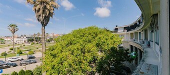 RENT4REST ESTORIL BEACHFRONT APARTMENT - STUDIO