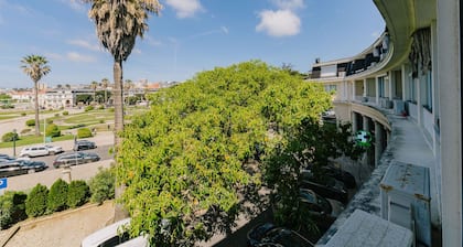 RENT4REST ESTORIL BEACHFRONT APARTMENT - STUDIO
