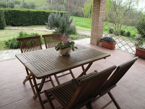 Outdoor dining - Villa with pool in Tuscany, close to San Gimignano and Volterra  (Villamagna frazione di Volterra)
