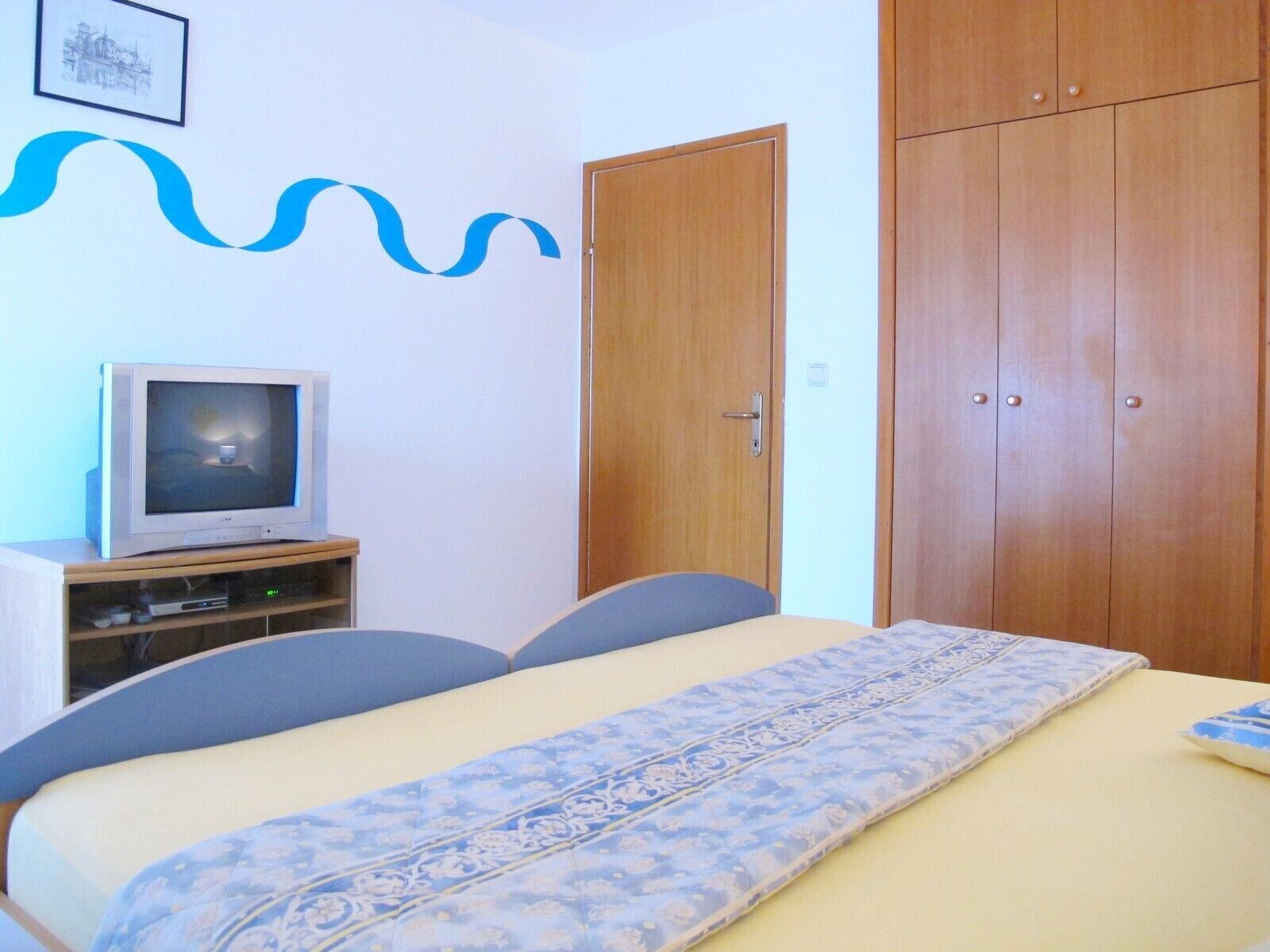 1 bedroom, internet, bed sheets