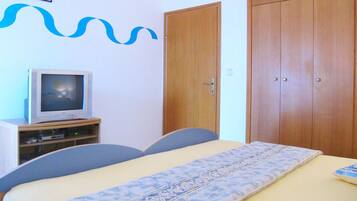 1 bedroom, internet, bed sheets