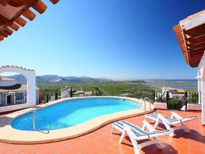 Pool - Wonderful private villa for 8 guests with private pool, A/C, WIFI, TV, terrace and panoramic view (Pego)