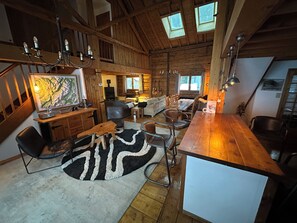 Smart TV, fireplace, books, stereo - Spacious Chalet walking distance to gondola for winter and summer in Vallorcine (Vallorcine)