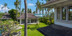 Property grounds - Stunning Luxury Beach Villa in Seseh Beach - Bali (Cemagi)