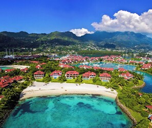 Beach nearby, beach towels - Eden Island - 3 bedroom en-suite penthouse condo with large veranda near beach (Eden Island)